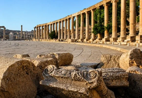 Oval Plaza
